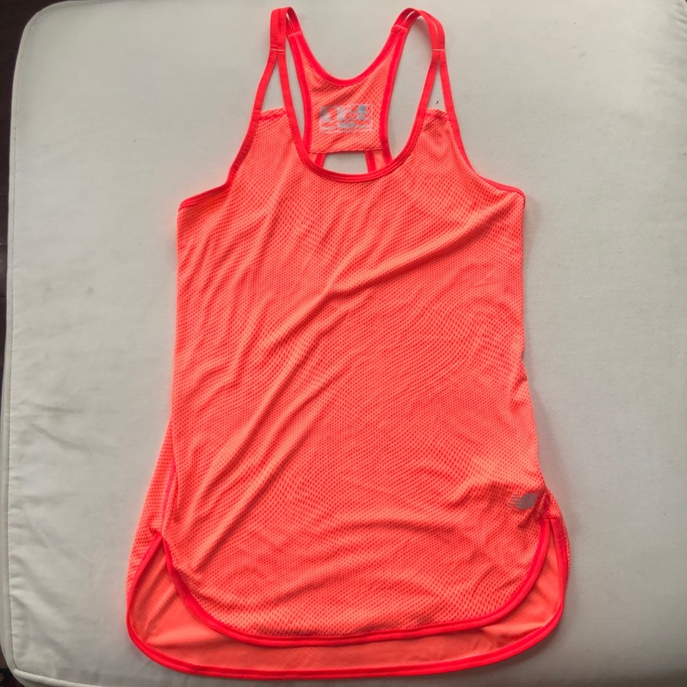 New balance top